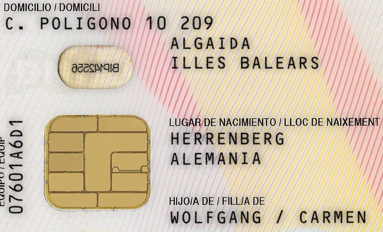 Spain ID Card Template 2015 preview image 2